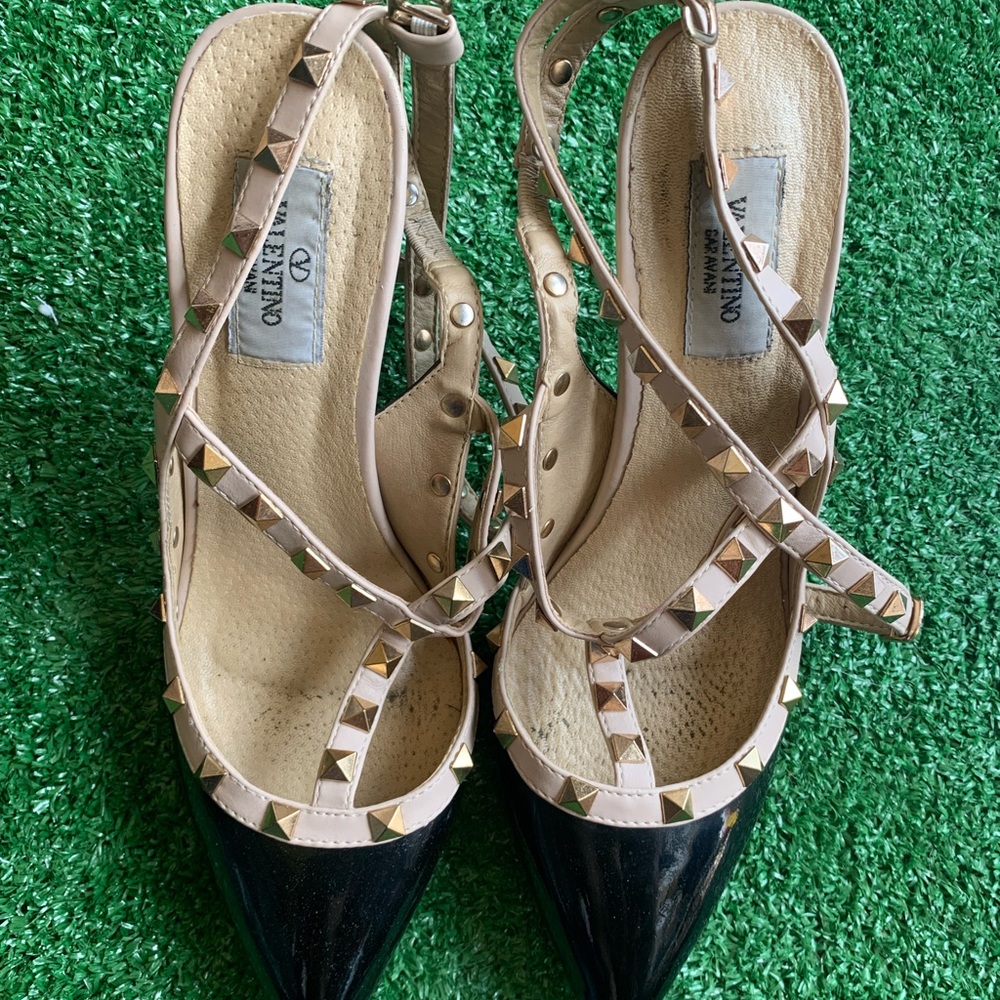 Tan and black Valentino rocketed pumps